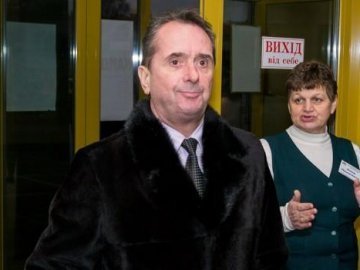 Чиновник-мільйонер після візиту активістів пішов на лікарняний