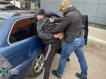 СБУ викрила шахраїв, які видурювали гроші у родичів загиблих воїнів. ФОТО