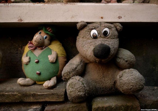 Місце, де живе дитинство: у львівському дворі облаштували «притулок для іграшок». ФОТО