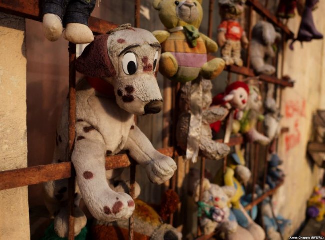 Місце, де живе дитинство: у львівському дворі облаштували «притулок для іграшок». ФОТО