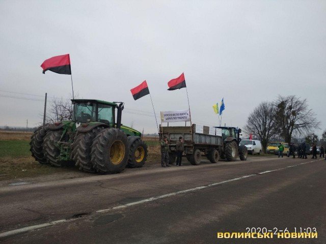 Волиняни перекрили трасу перед Устилугом: деталі акції протесту. ФОТО