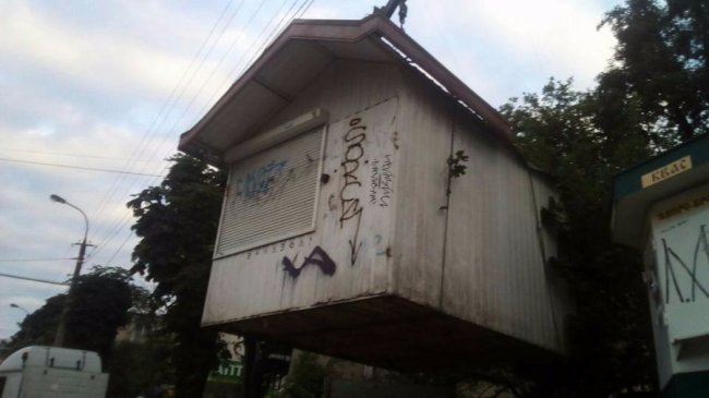 У Луцьку демонтували кілька кіосків