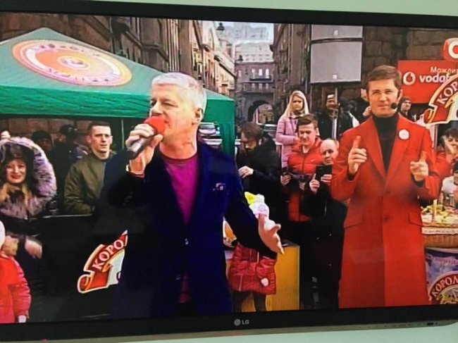 Луцький музикант виступив у ювілейній програмі «Караоке на майдані»