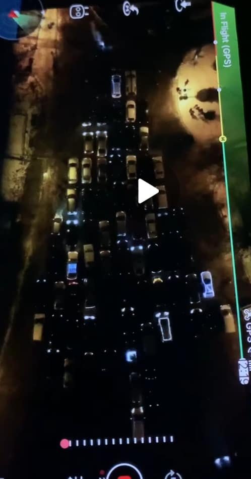 Біля Луцького замку автомобілісти створили ялинку з машин. ФОТО