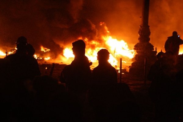 Київ у вогні: штурм на Грушевського триває