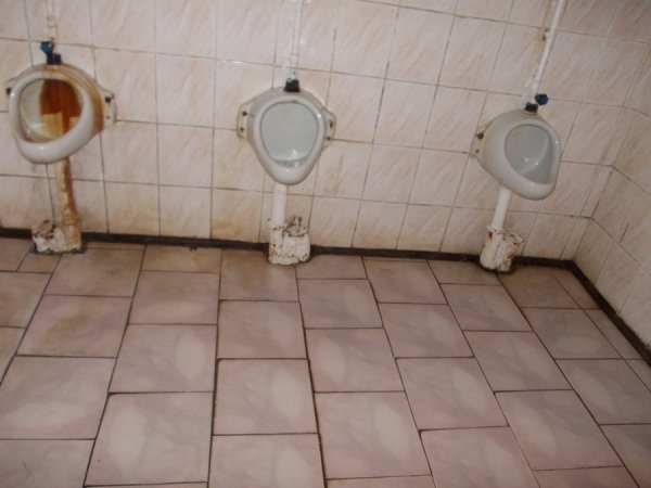 Грибок, корозія і дірявий дах: яким продали кінотеатр «Промінь». ФОТО