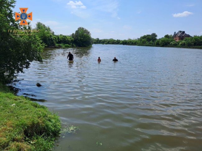 У Луцьку врятували жінку, яка ледве не втопилася на річці