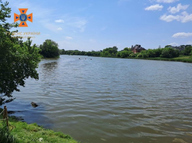У Луцьку врятували жінку, яка ледве не втопилася на річці