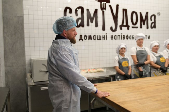 Відомий ресторатор Роман Хорзов відкрив у Луцьку мережу напівфабрикатів*