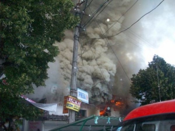 У Рівному горів центральний ринок. ФОТО