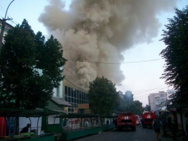 У Рівному горів центральний ринок. ФОТО