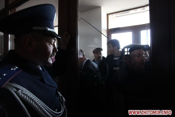 У Житомирі протестувальники побилися з міліцією. ФОТО. ВІДЕО