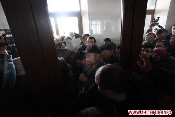 У Житомирі протестувальники побилися з міліцією. ФОТО. ВІДЕО