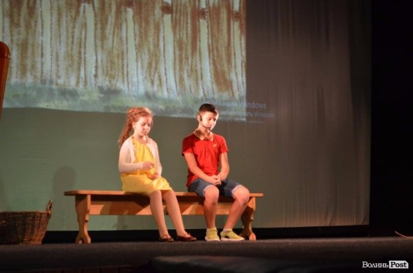 На сцені луцького театру розповіли трагічну історію з Майдану