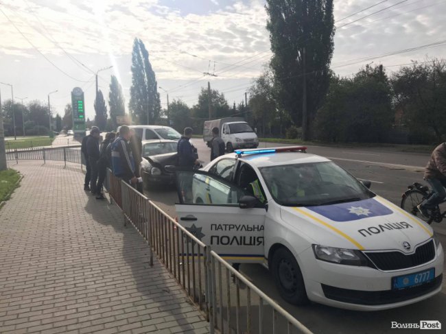 Під Луцьком – потрійна аварія: є постраждалий. ФОТО