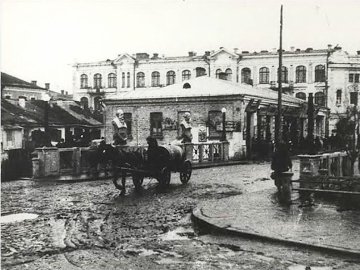 Показали, як виглядали луцькі водовози майже 100 років тому. РЕТРОФОТО