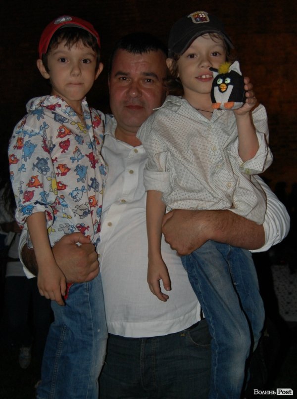 Член виконкому Луцької міськради Юрій Циганюк з синами