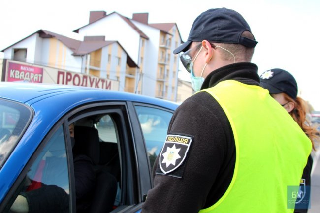 Як працюють контрольно-пропускні пункти на в’їздах до Нововолинська. ФОТО. ВІДЕО