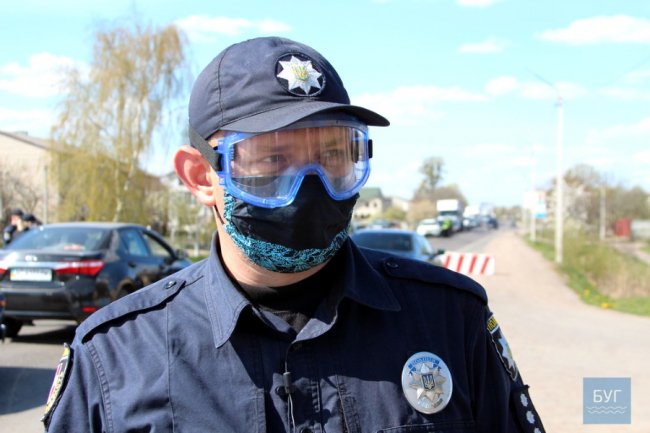 Як працюють контрольно-пропускні пункти на в’їздах до Нововолинська. ФОТО. ВІДЕО