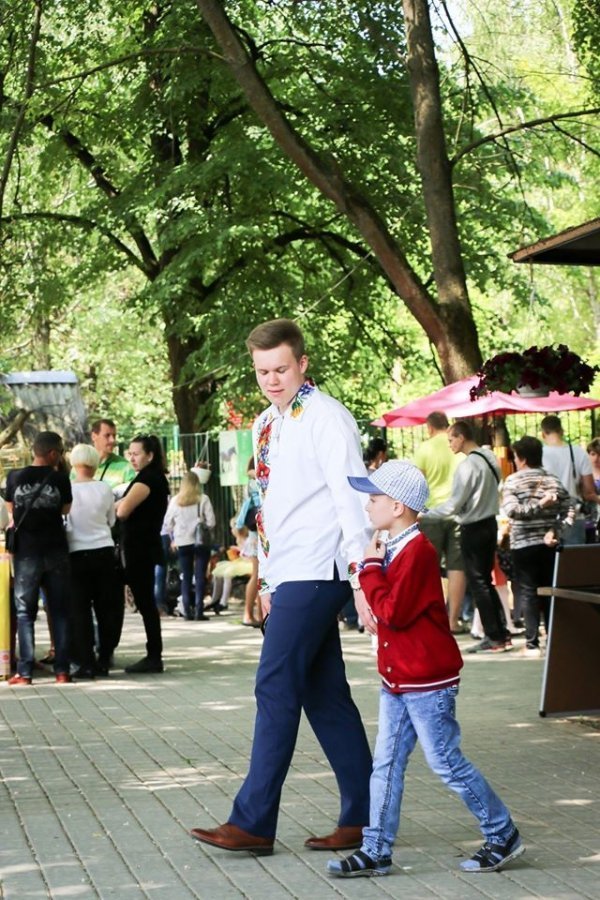 Гостей у вишиванках в Луцький зоопарк впускали безкоштовно. ФОТО