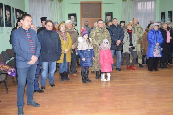 У Ковель привезли виставку портретів бійців