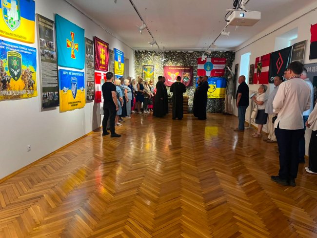 На Волині відбулося відкриття виставки під назвою “Віра. Незалежність. Стяг”: що в експозиції