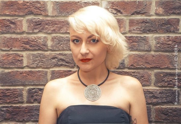 Епатажна фотосесія волинської ведучої: повна версія