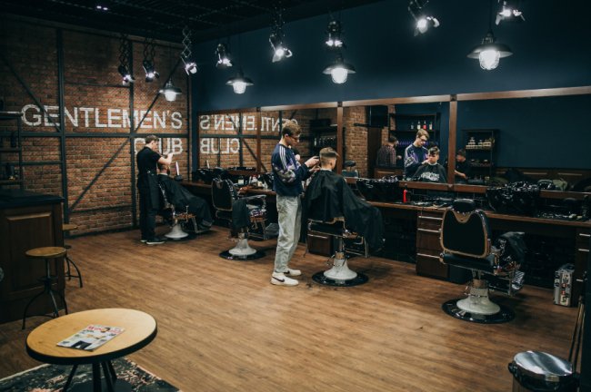 У ТРЦ «ПортCity» відкрили барбершоп «Gentlemen's club»*