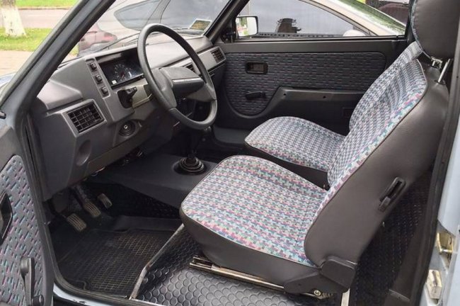 На Одещині побачили унікальний, рідкісний автомобіль, що розроблявся у Луцьку. ФОТО