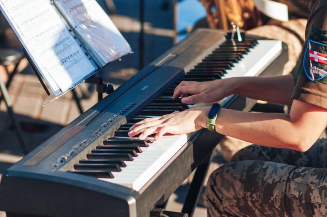 Реальність війни: зворушлива фотовиставка у Володимирі