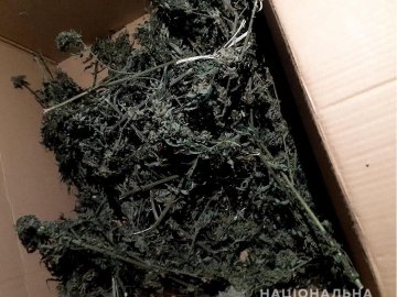 У волинянина вдома знайшли ящик із марихуаною
