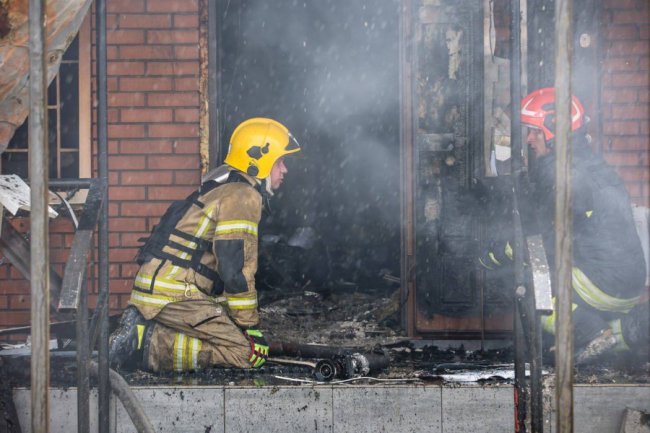 У Дніпрі кількість постраждалих від ракетної атаки збільшилася до 30. ФОТО