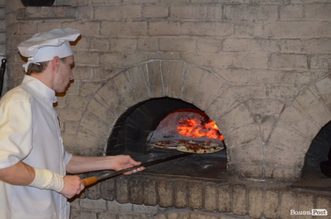 Як Савченко з особливими дітками піцу робив. ФОТО