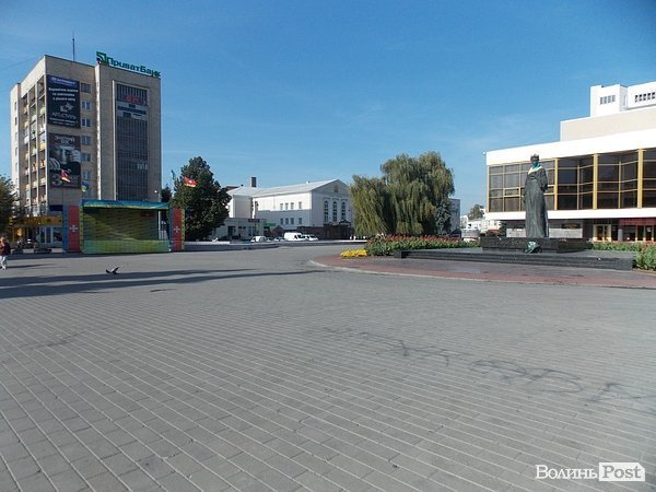 «Привид» у центрі Луцька можуть відремонтувати лише через рік. ФОТО