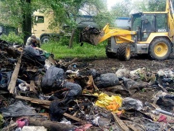 У Луцьку муніципали знесли незаконно встановлені халабуди