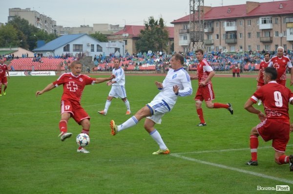 У Луцьку Віталій Кварцяний вийшов на футбольне поле в амплуа футболіста.ФОТО