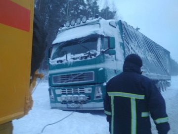 Рятувальники повідомили про наслідки снігопадів на Волині. ФОТО