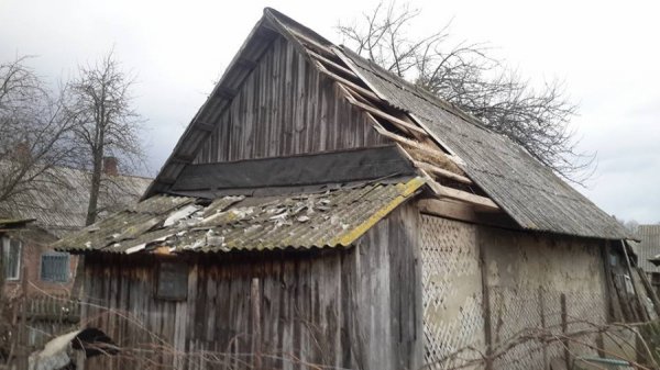 Пошкоджені дахи та паркани: на Волині пройшов смерч. ФОТО