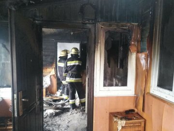 Під час пожежі постраждав волинянин, чоловік – у лікарні