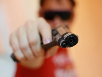 Поставив на коліна і стріляв: на Волині чоловіка судять за насилля над іншим