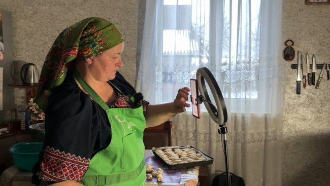 Солоха із волинського села стала зіркою ТікТоку