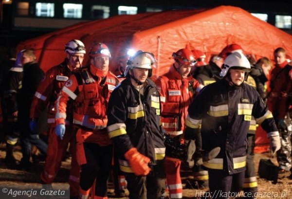 Катастрофа: два поїзди лоб в лоб зіткнулися у Польщі. Постраждали українці
