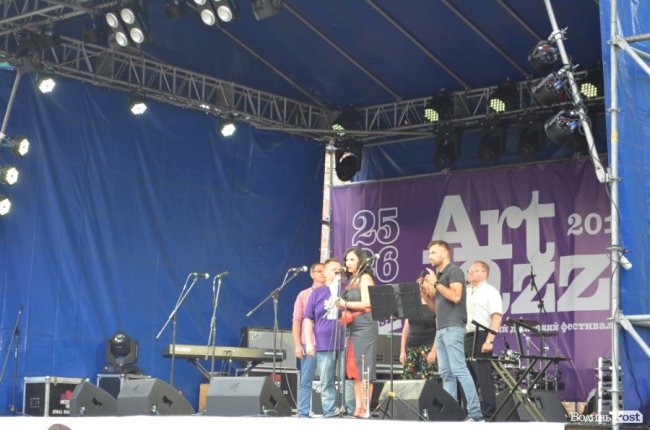 Злива і витончена музика: перший день фестивалю джазу у Луцьку. ФОТО