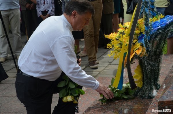 У Луцьку вшанували пам'ять розстріляних в’язнів. ФОТО