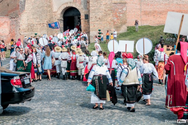 Неймовірні вбрання та іноземні гості: фестиваль «Берегиня» у Луцькому замку. ФОТО