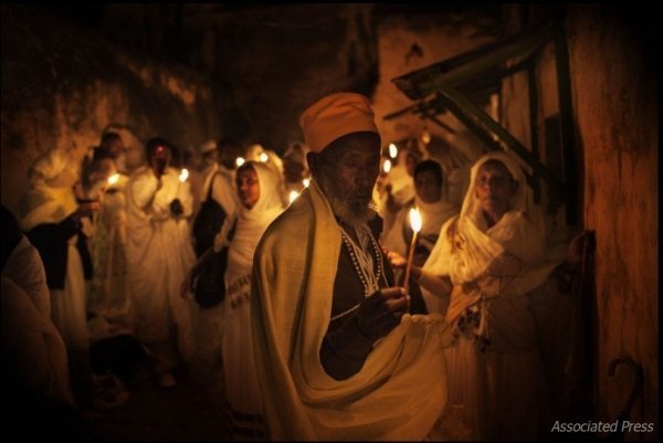 Як сходив Благодатний вогонь. ФОТО. ВІДЕО