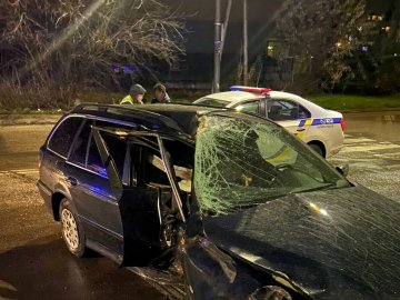 У Луцьку п`яна водійка врізалася у дерево
