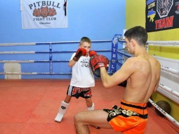 Луцьк: кличуть на відкрите тренування з тайського боксу