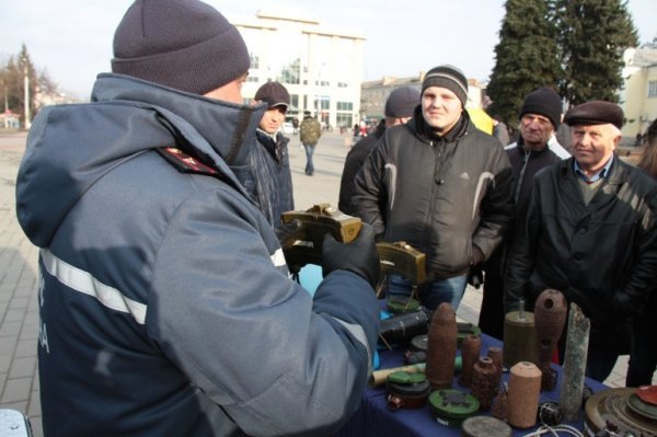 Лучан  навчають правилам поведінки під час бойових дій. ФОТО