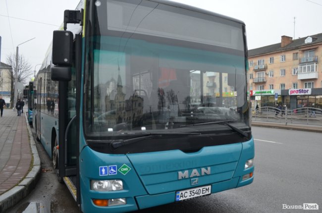  Ще три еко-автобуси курсуватимуть Луцьком від завтра, 15 грудня. ФОТО